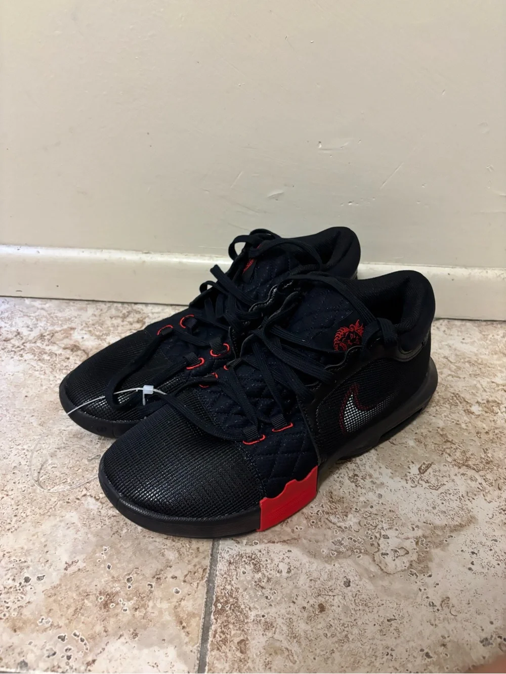 Nike Lebron Witness VIII Black University Red FB2239-005 Men’s Size 8.5